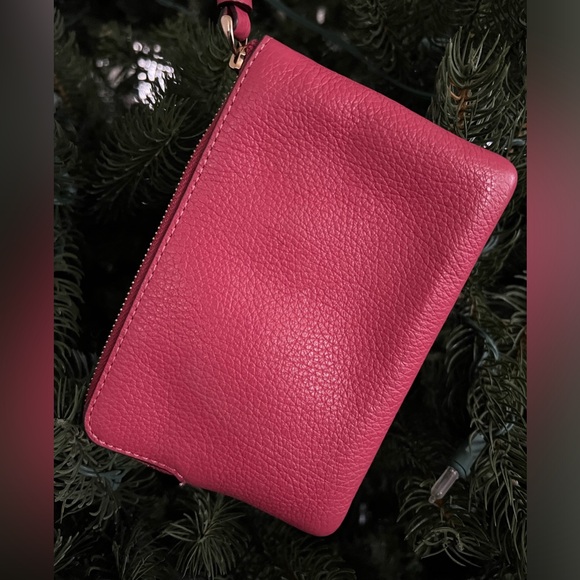 Coach Leather Corner Zip Wristlet wallet. - Picture 3 of 9